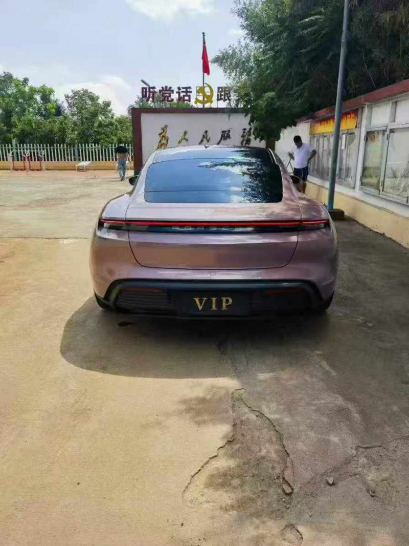 潍坊21年保时捷Taycan9