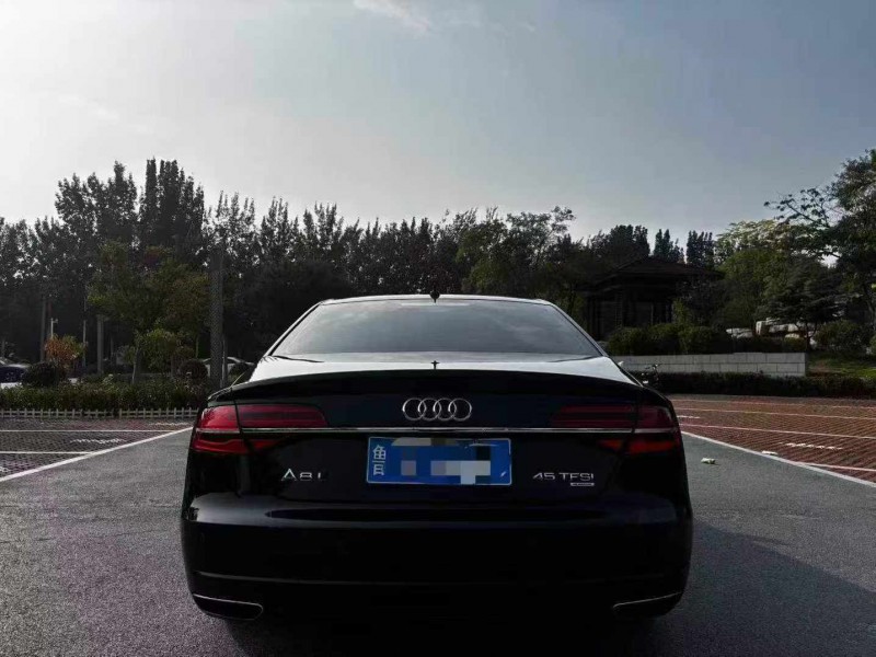 潍坊17年奥迪A8L9