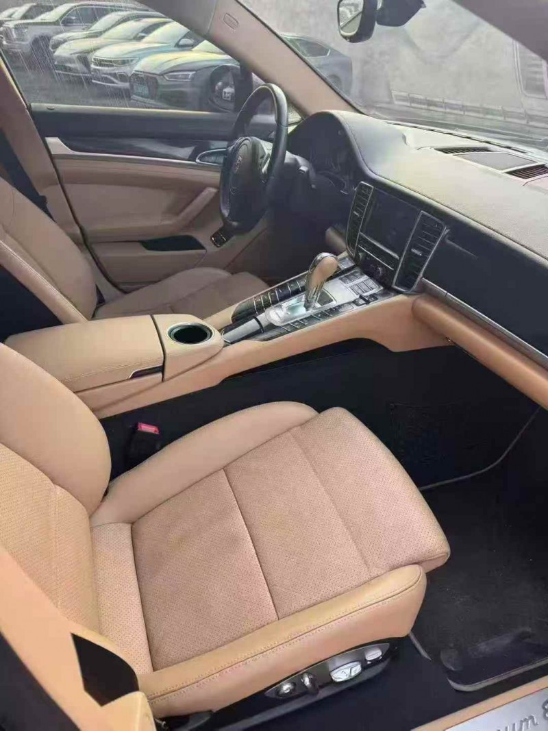 保定13年保时捷帕拉梅拉4