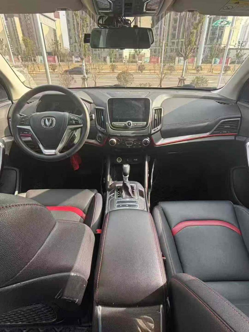 襄阳18年长安汽车CS557