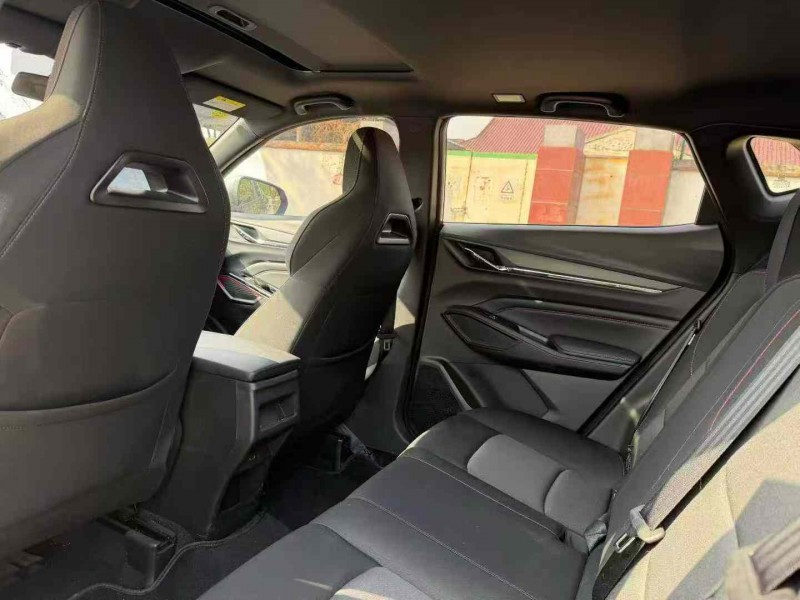 襄阳25年长安汽车欧尚3