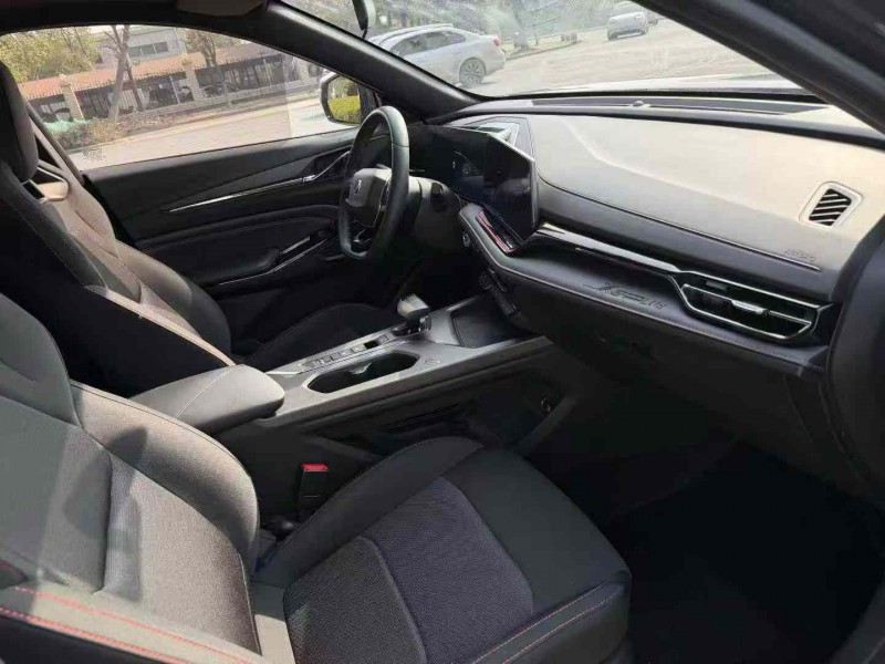 襄阳25年长安汽车欧尚7