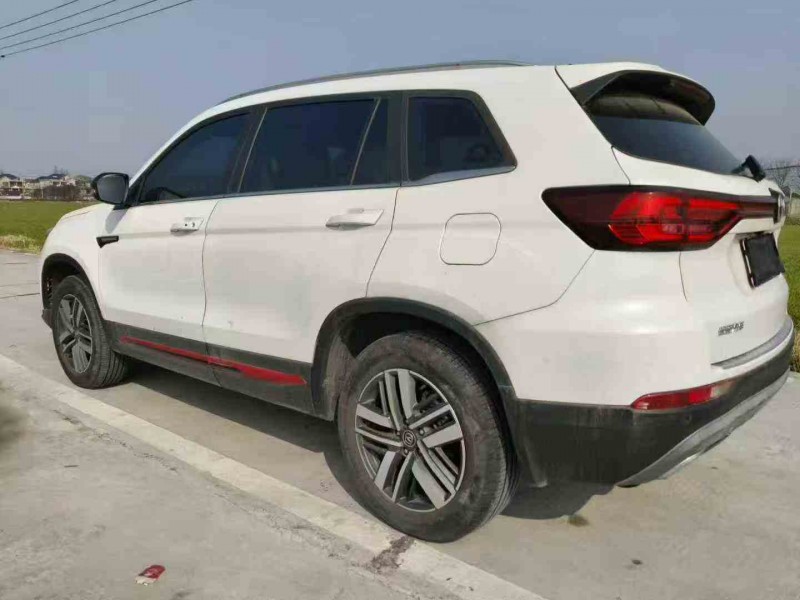 绍兴23年长安汽车CS757