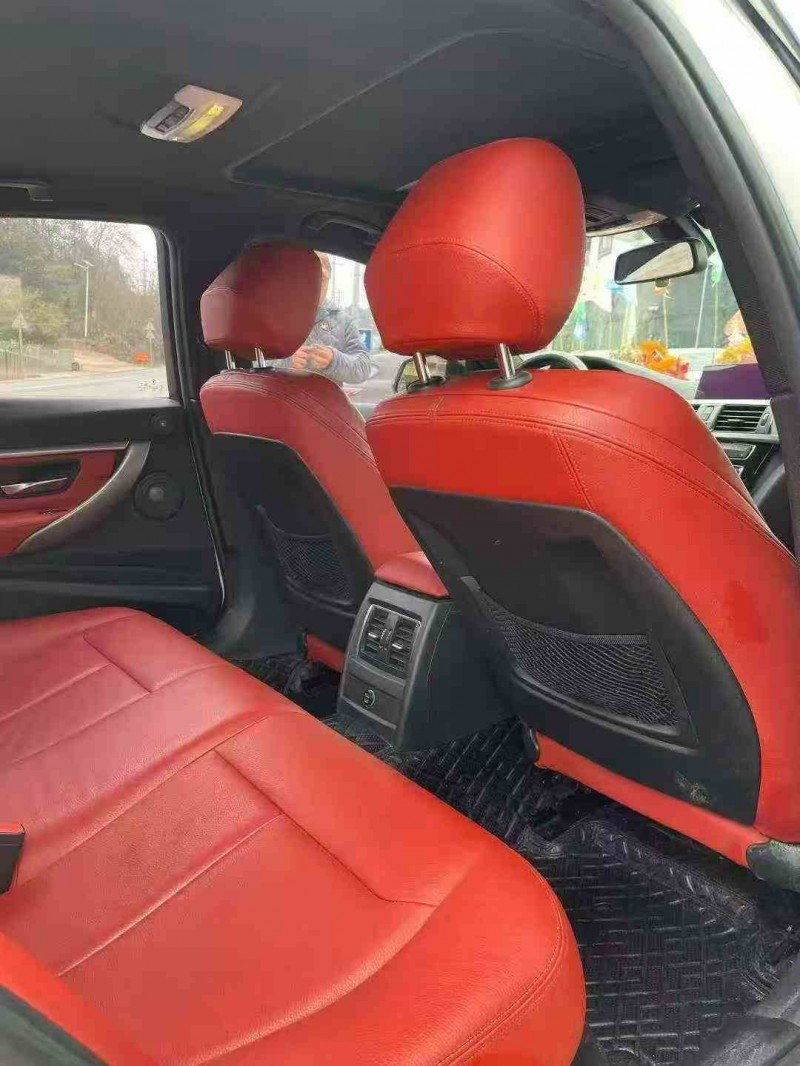 张家界19年宝马3系4