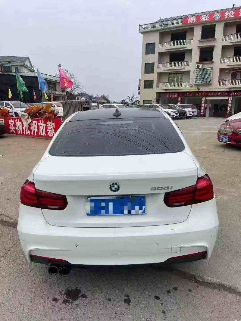 张家界19年宝马3系8