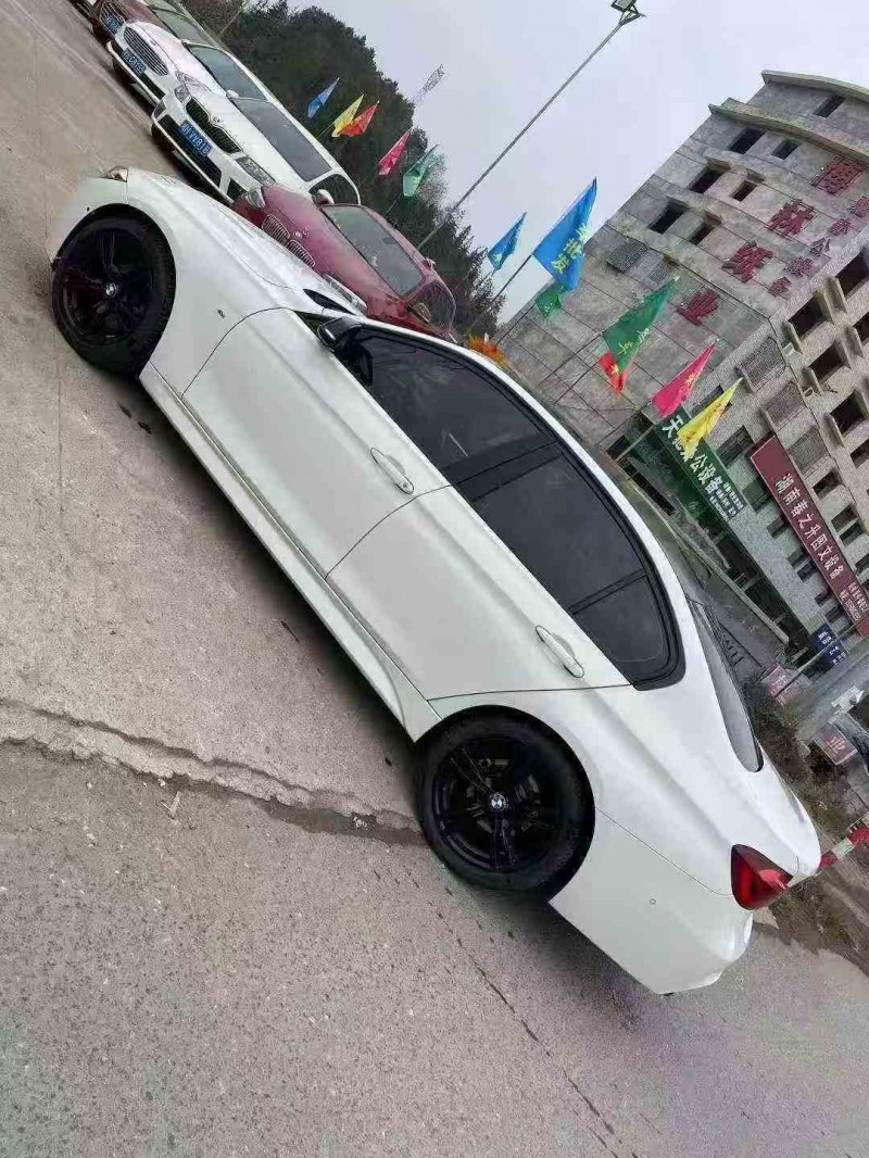张家界19年宝马3系9
