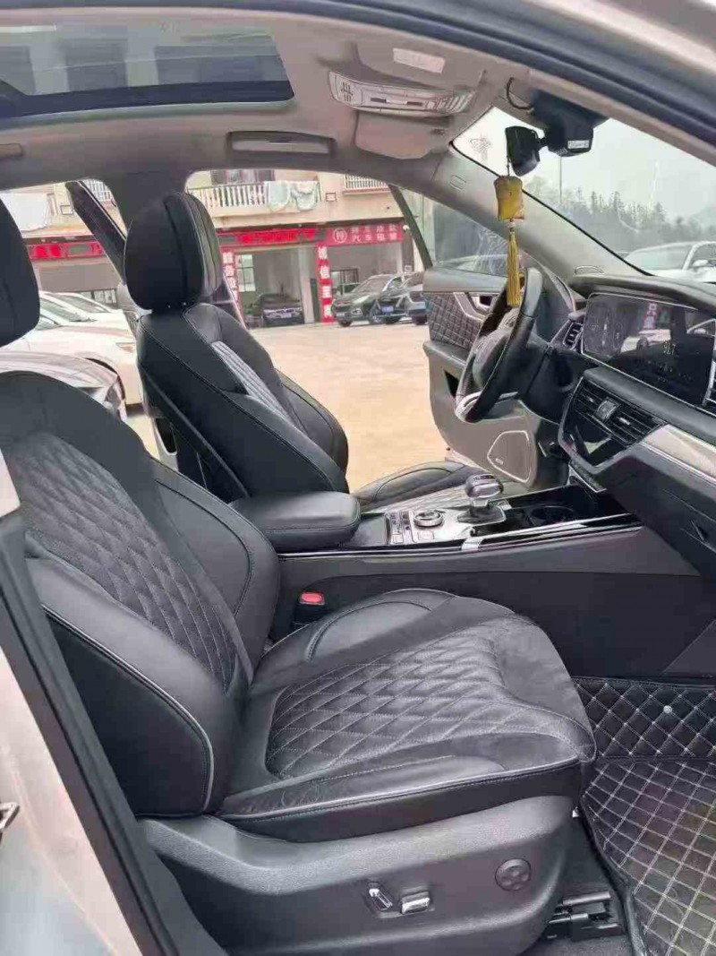 张家界21年红旗HS55