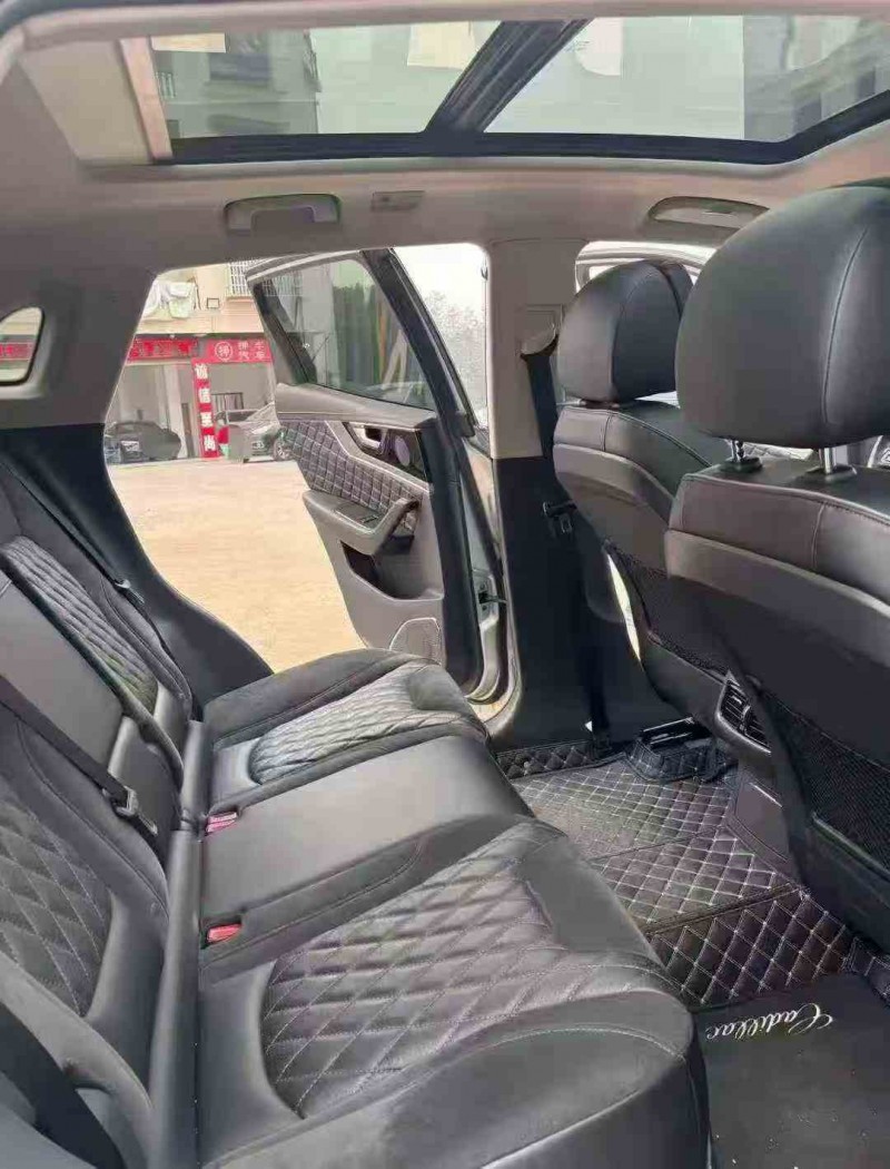 张家界21年红旗HS56