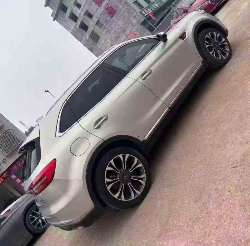 张家界21年红旗HS58