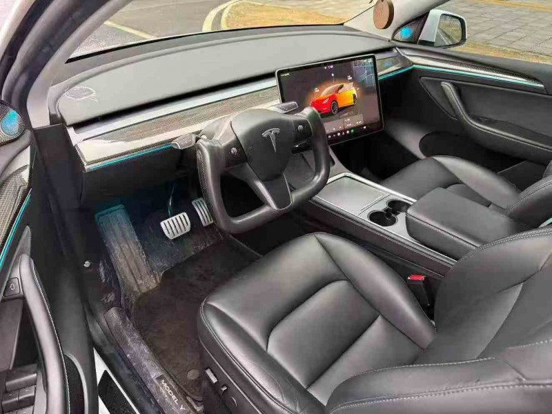 鄂州23年特斯拉MODEL Y5