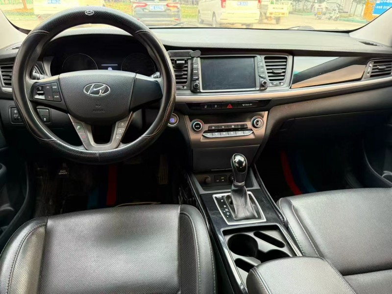 安阳18年现代名图2