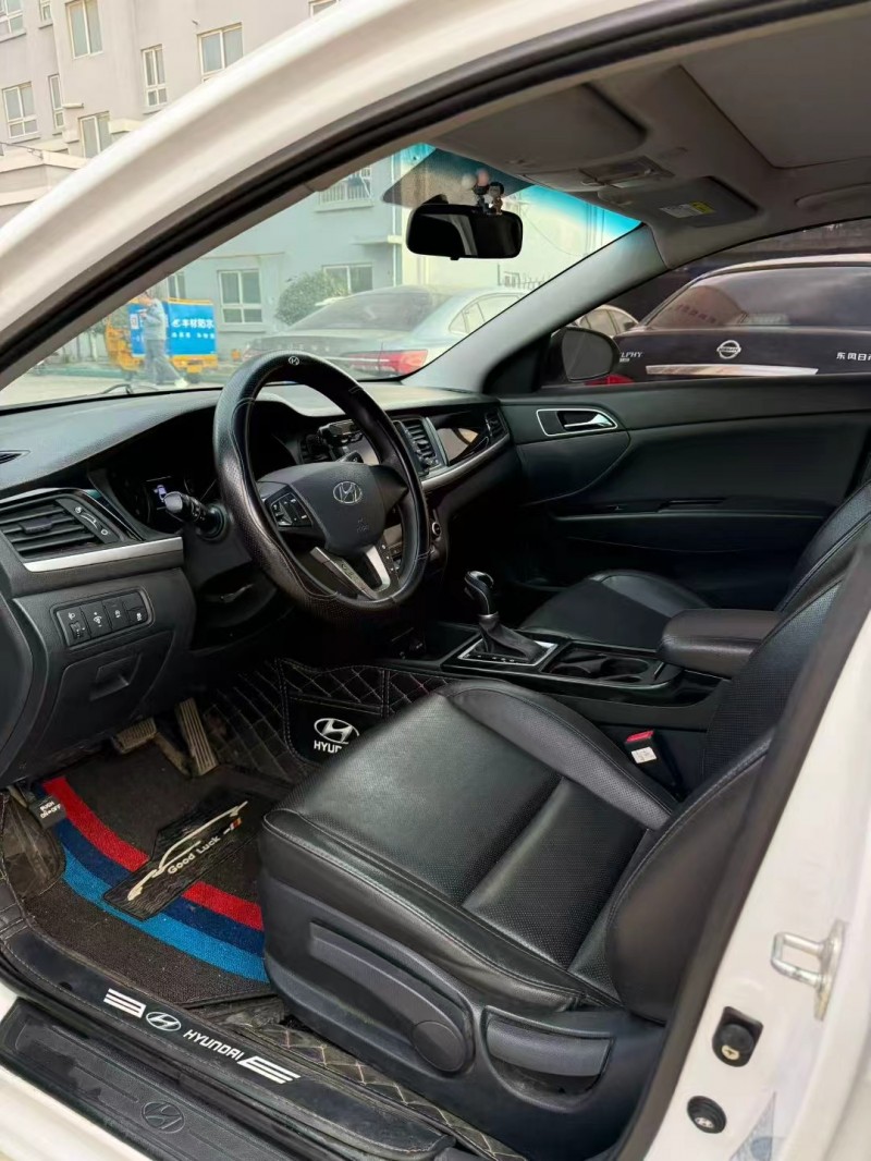 安阳18年现代名图7