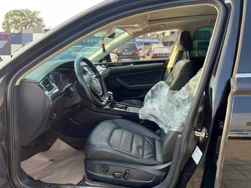 安阳18年大众辉昂4