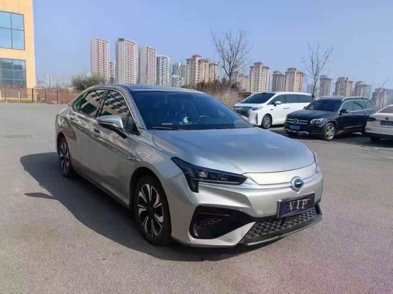 济宁22年传祺埃安S2