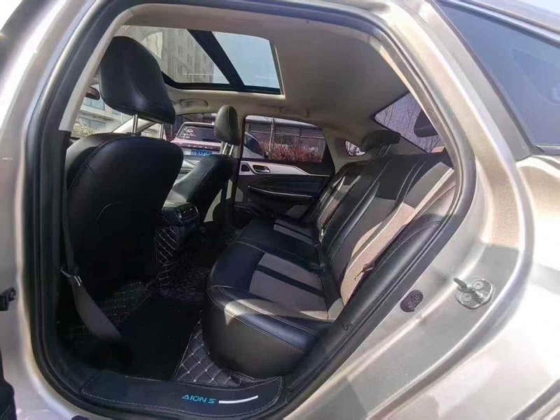 济宁22年传祺埃安S6