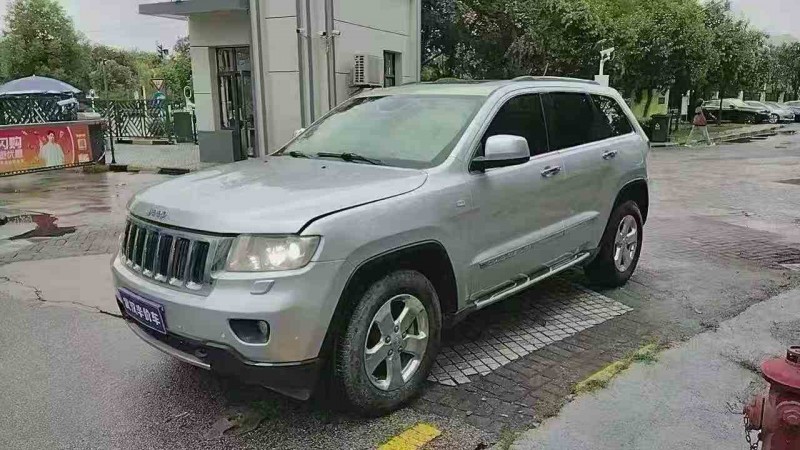 荆门13年Jeep大切诺基2