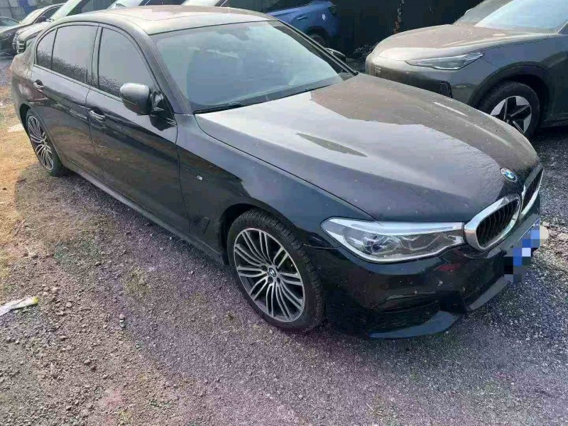 鄂州18年宝马5系4