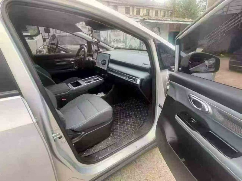 张家界25年传祺埃安Y6