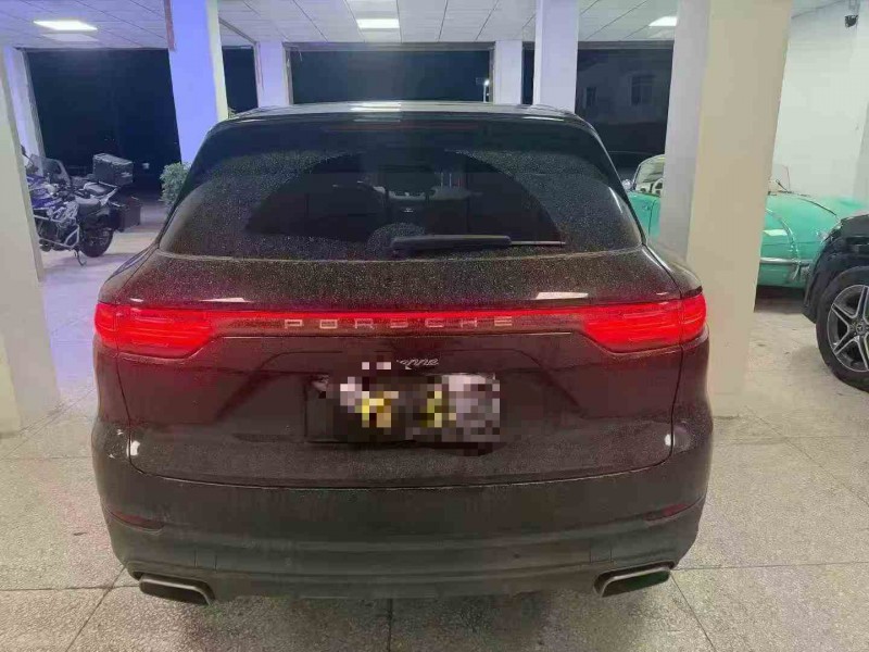 益阳22年保时捷卡宴9