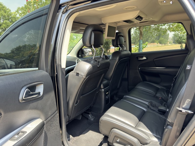 盐城16年道奇酷威8