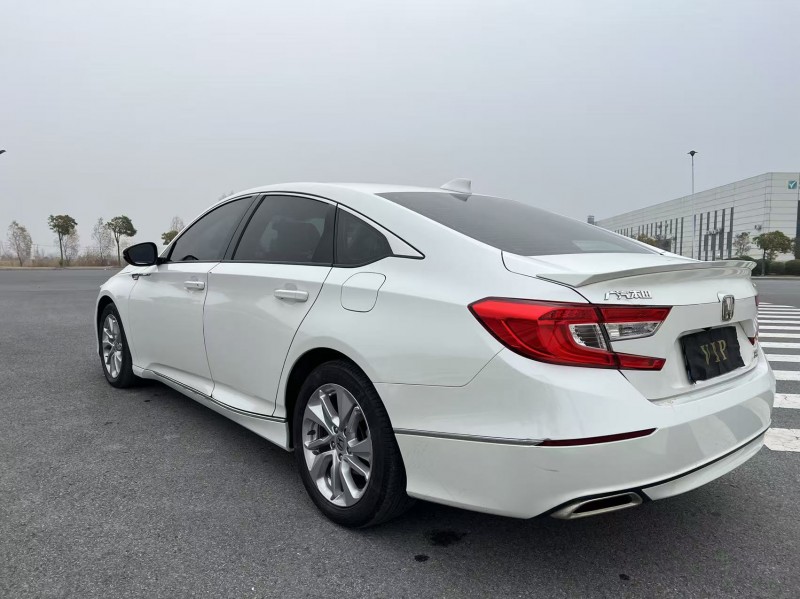 盐城19年本田雅阁9