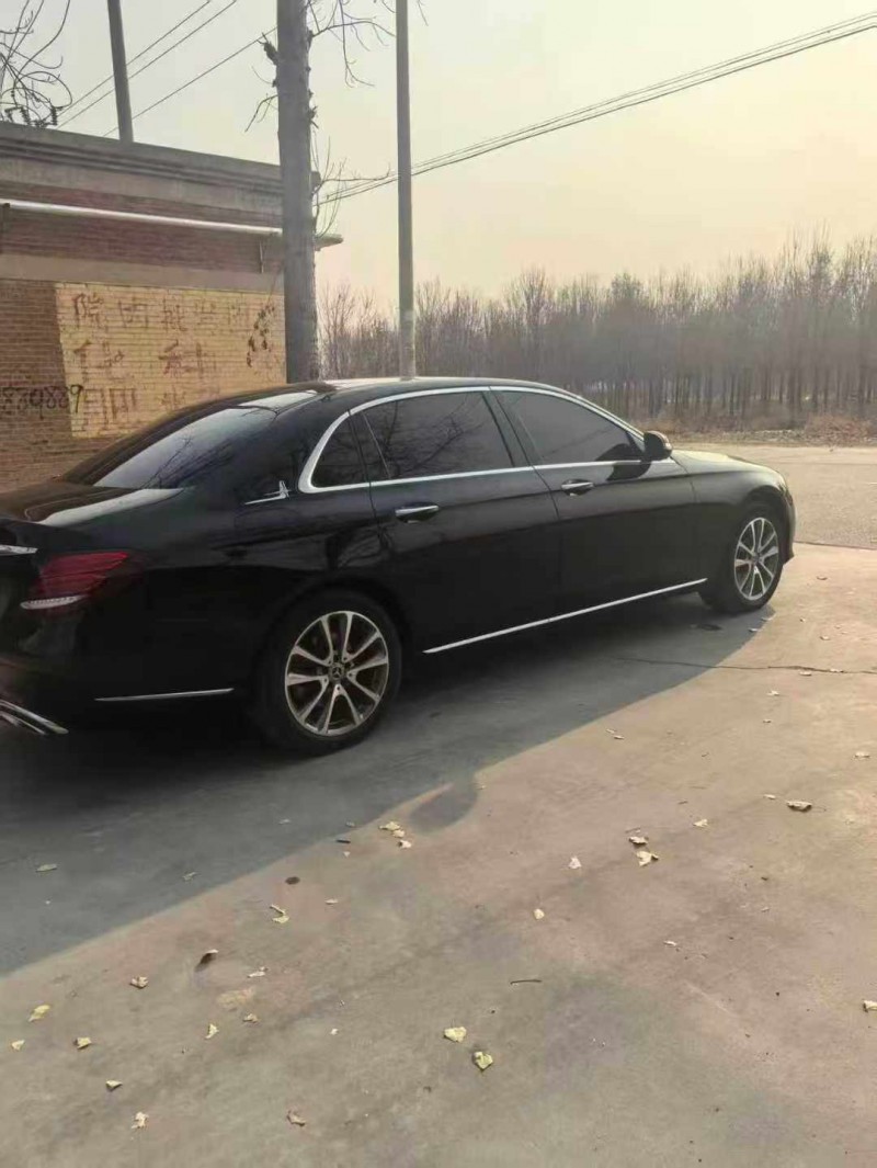保定20年奔驰E8