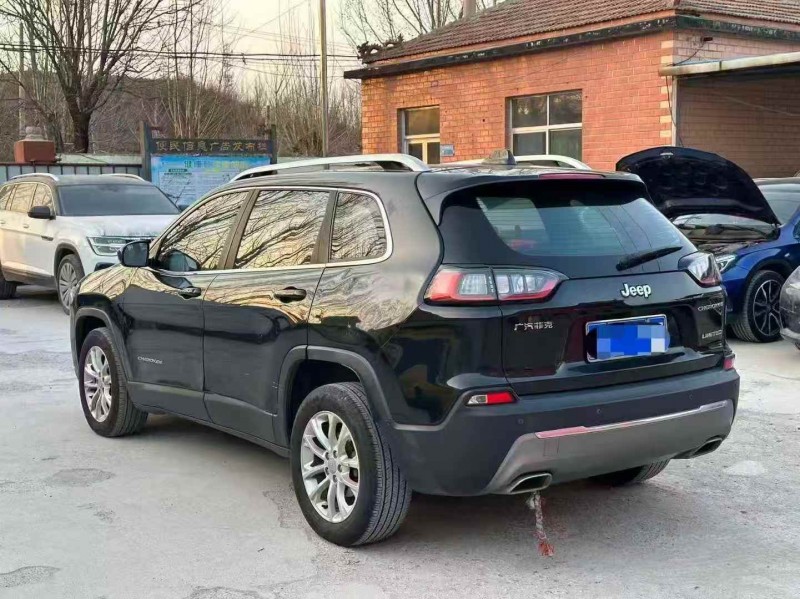 济南19年Jeep自由光8