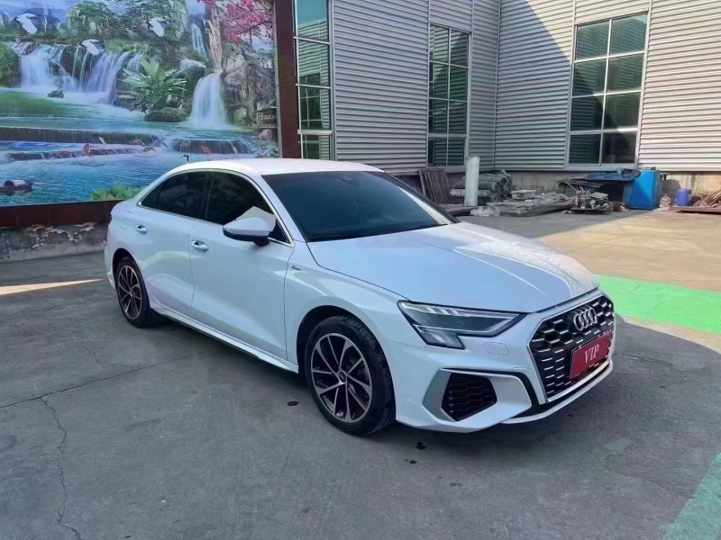 济宁24年奥迪A33