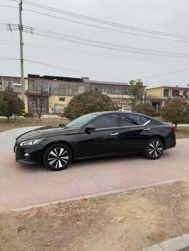 枣庄22年日产天籁2