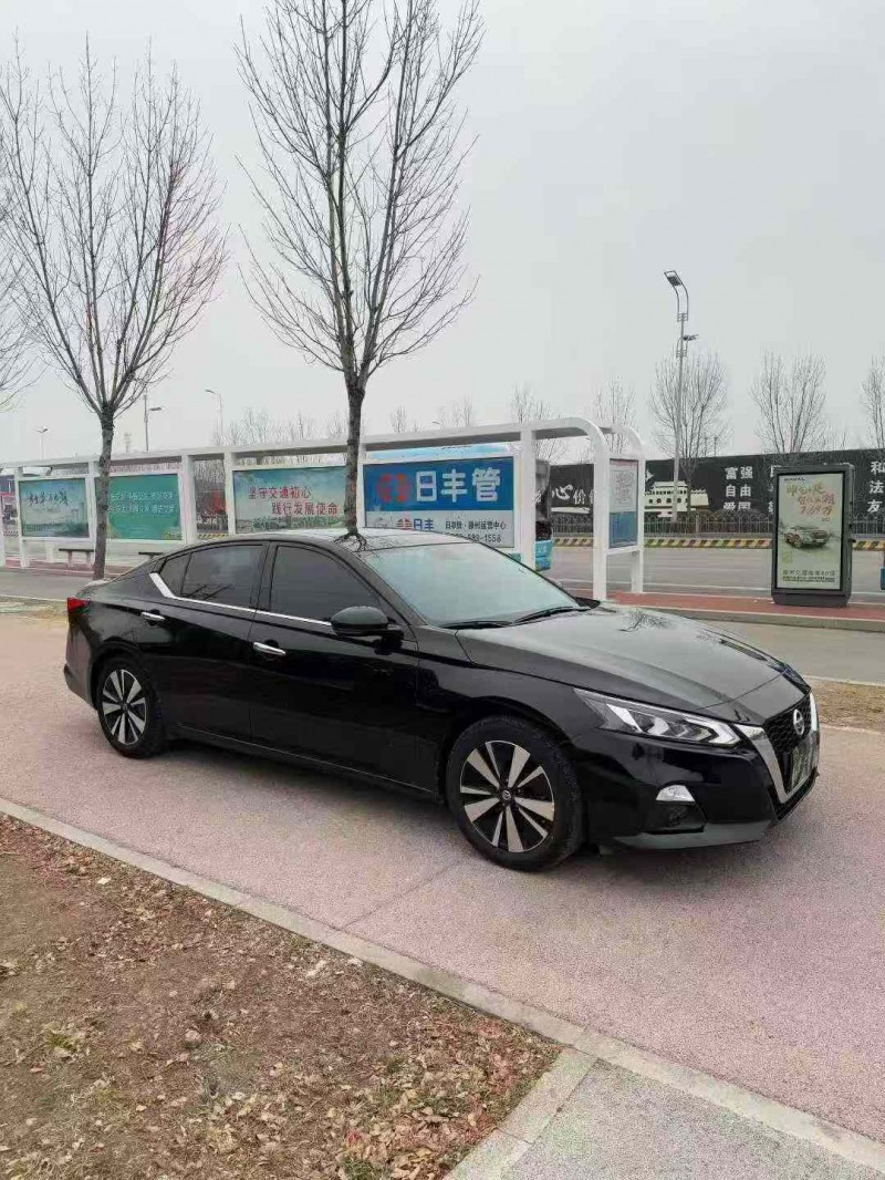 枣庄22年日产天籁3