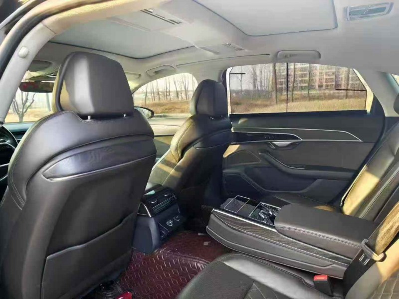 东营22年奥迪A8L6