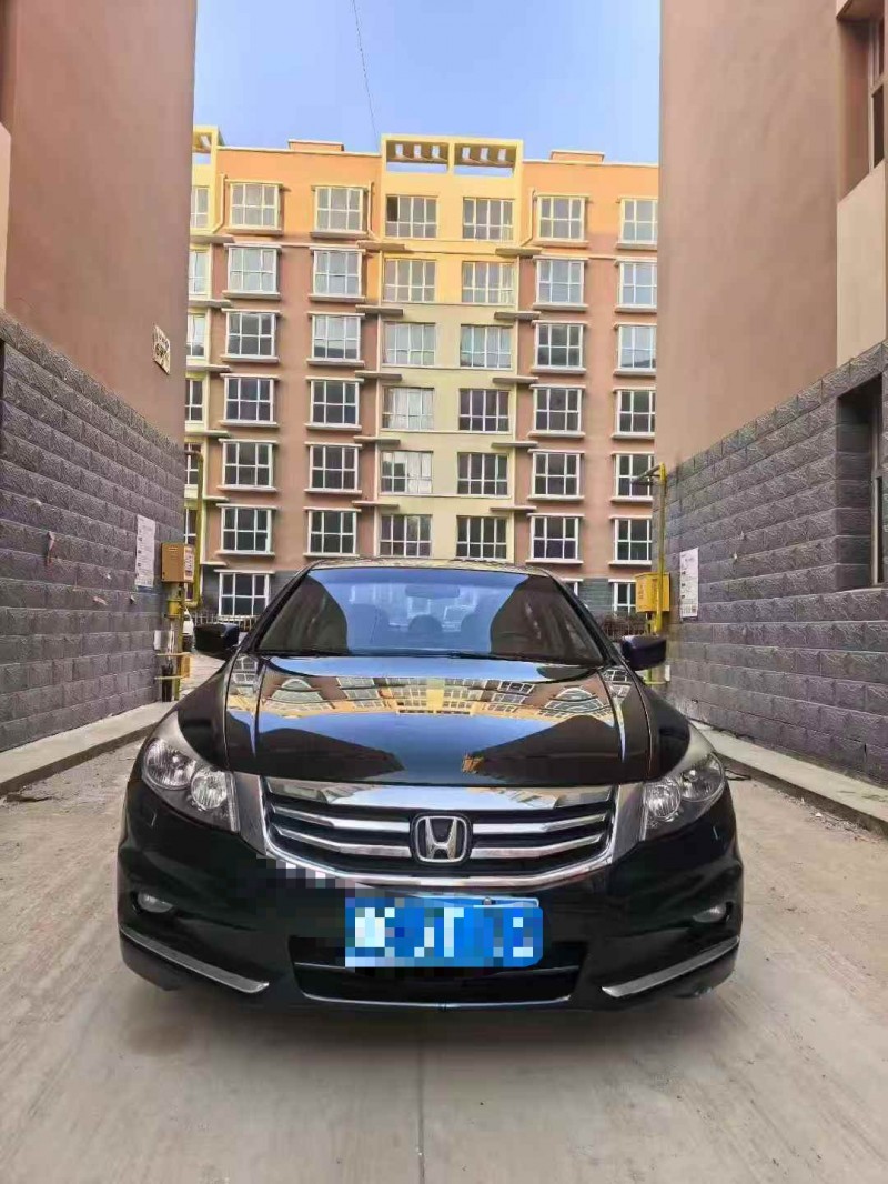 秦皇岛13年本田雅阁1