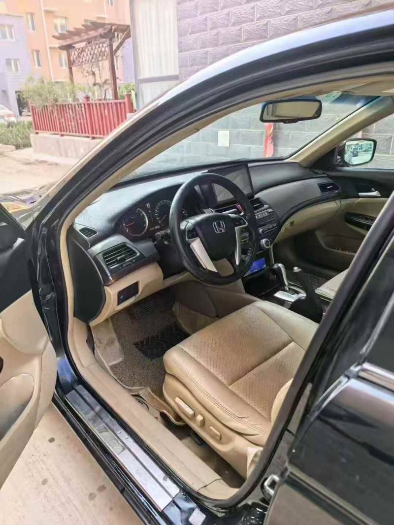 秦皇岛13年本田雅阁4