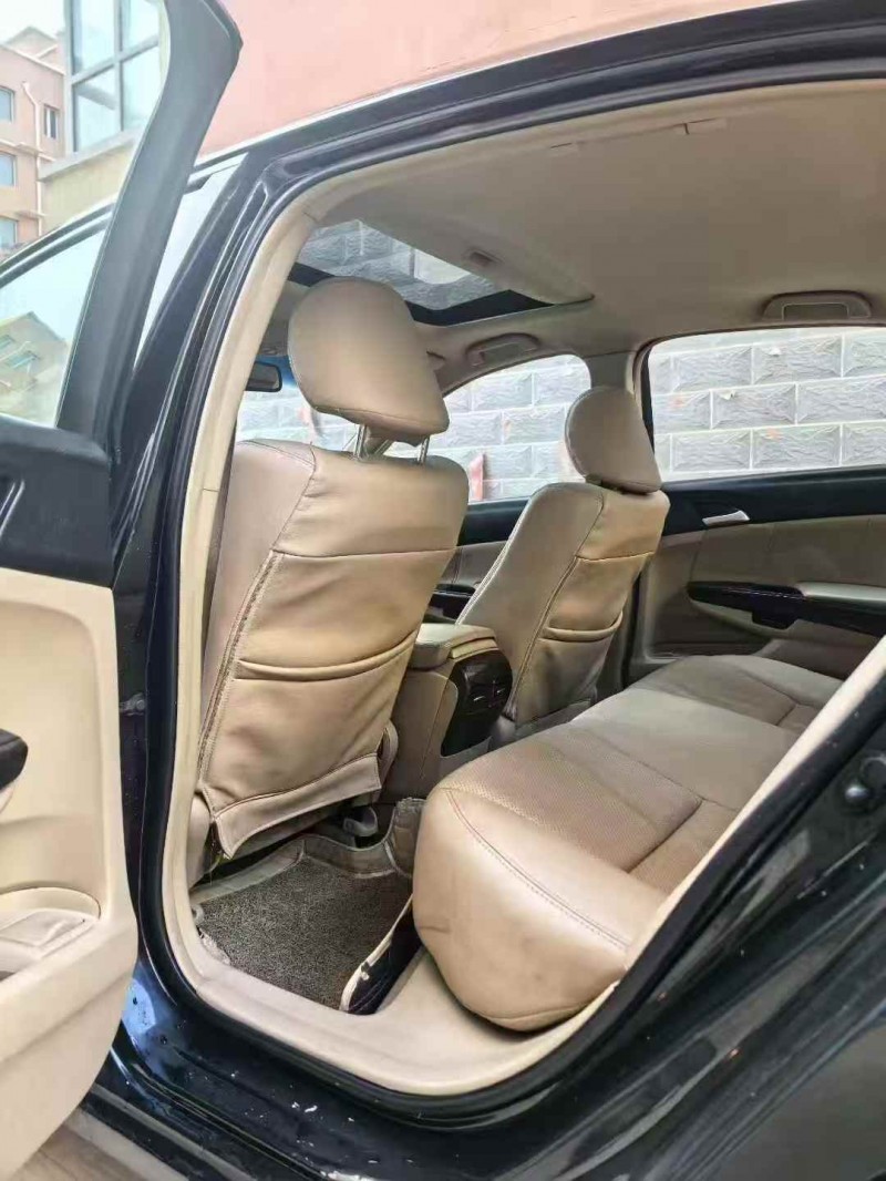 秦皇岛13年本田雅阁6