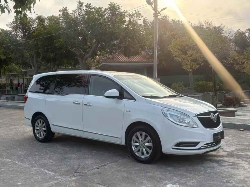 揭阳17年别克GL82