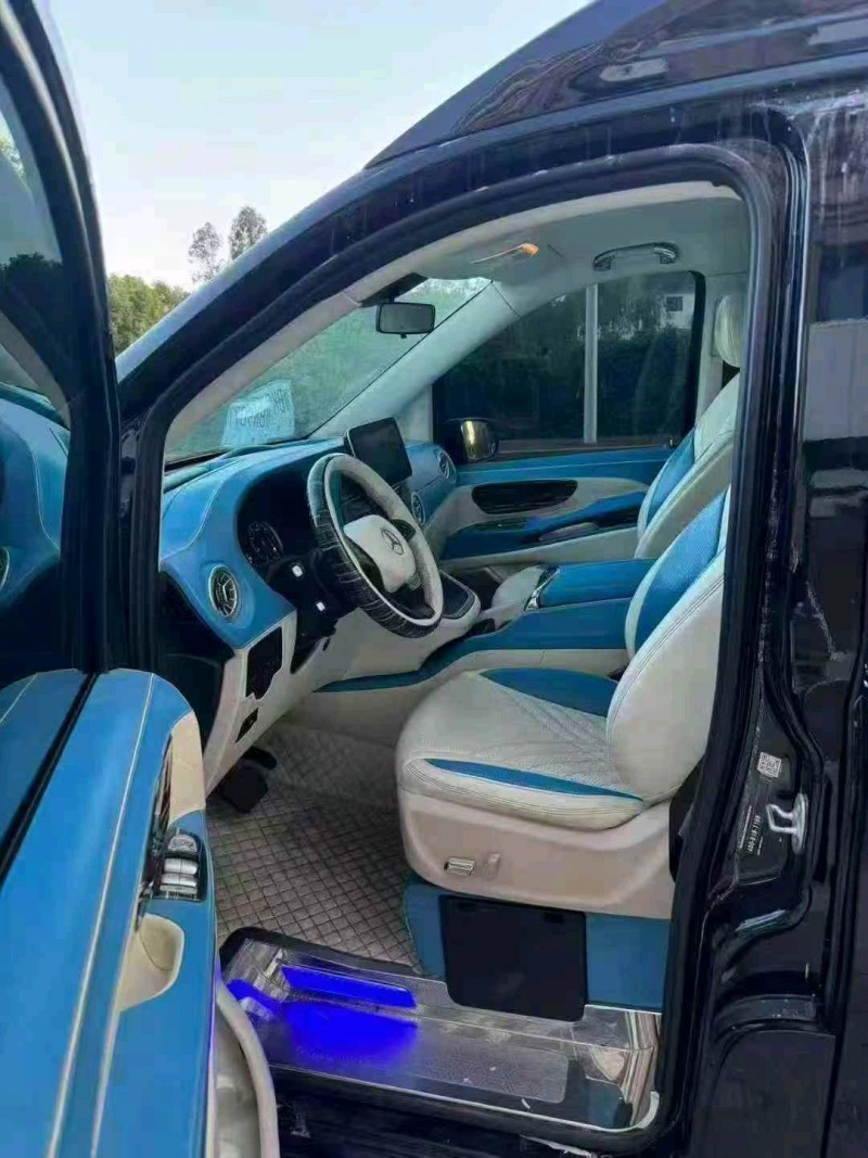 台州21年奔驰威霆4