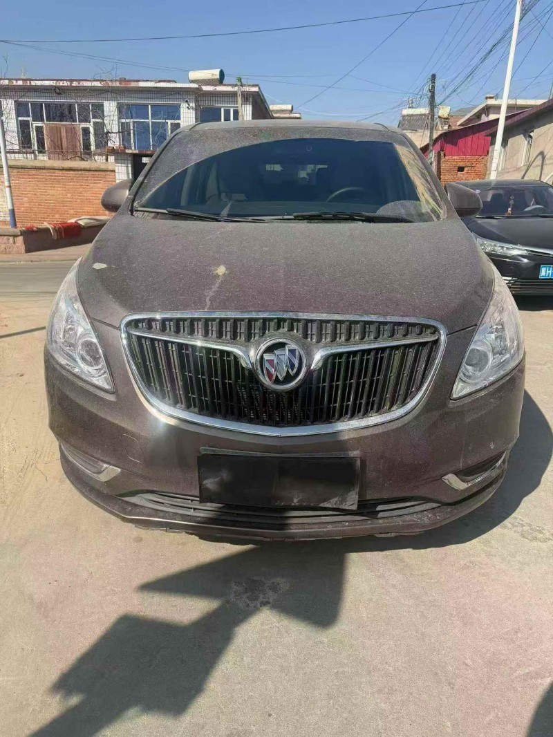 保定18年别克GL81