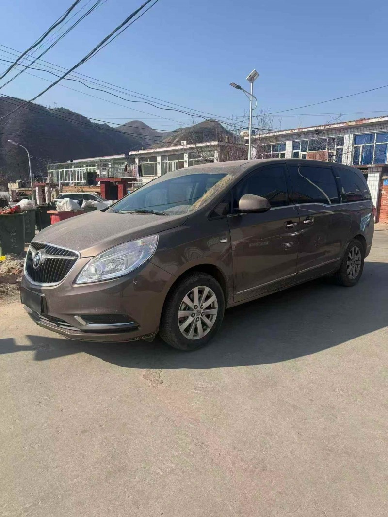 保定18年别克GL83