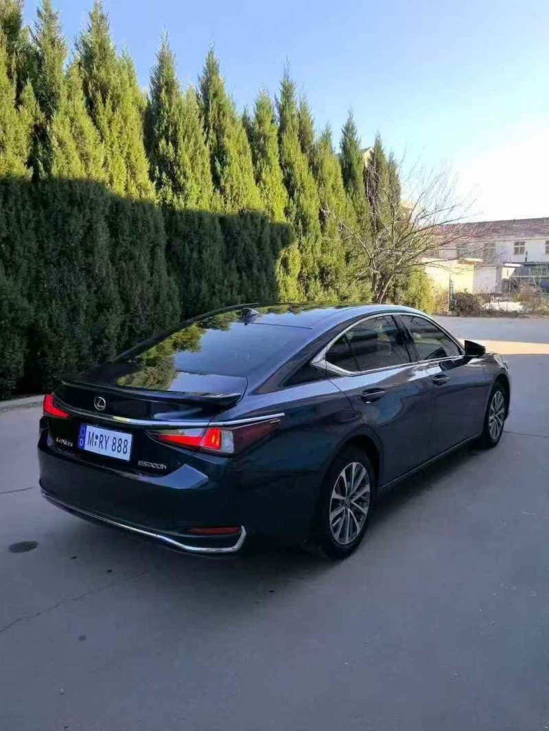 济宁22年雷克萨斯ES9