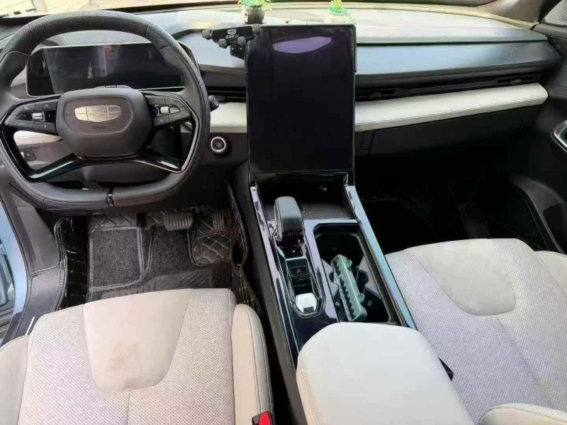 珠海23年吉利博越5