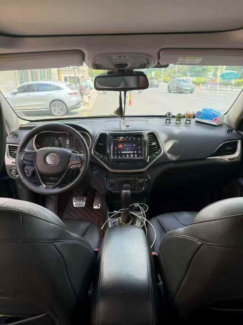 湖州17年Jeep自由光4