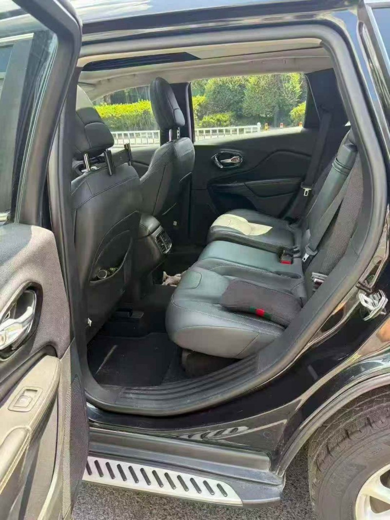 湖州17年Jeep自由光5