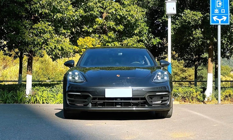 莆田23年保时捷帕拉梅拉1