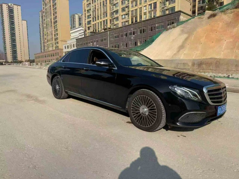 张家界17年奔驰E2