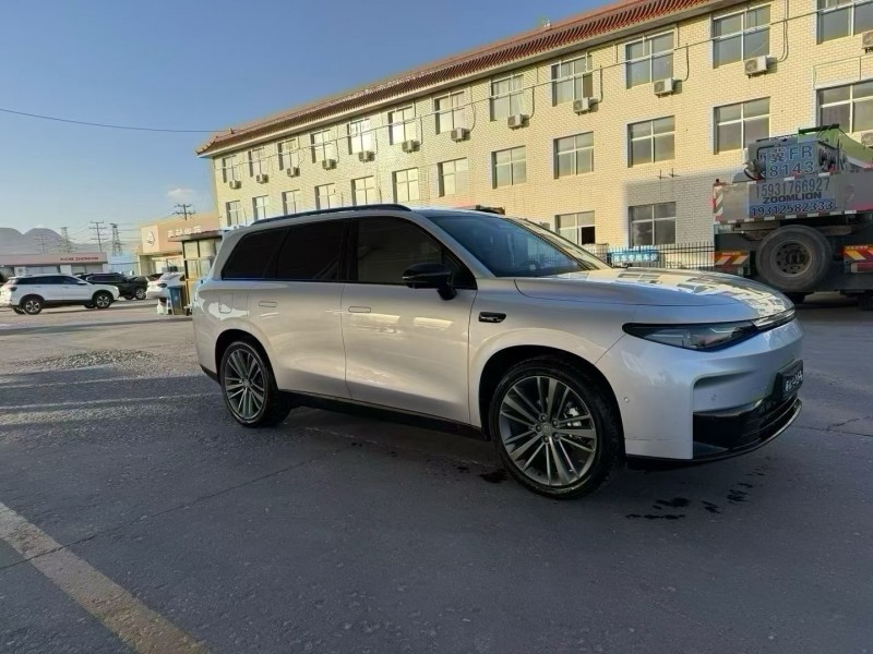 保定25年零跑汽车C163