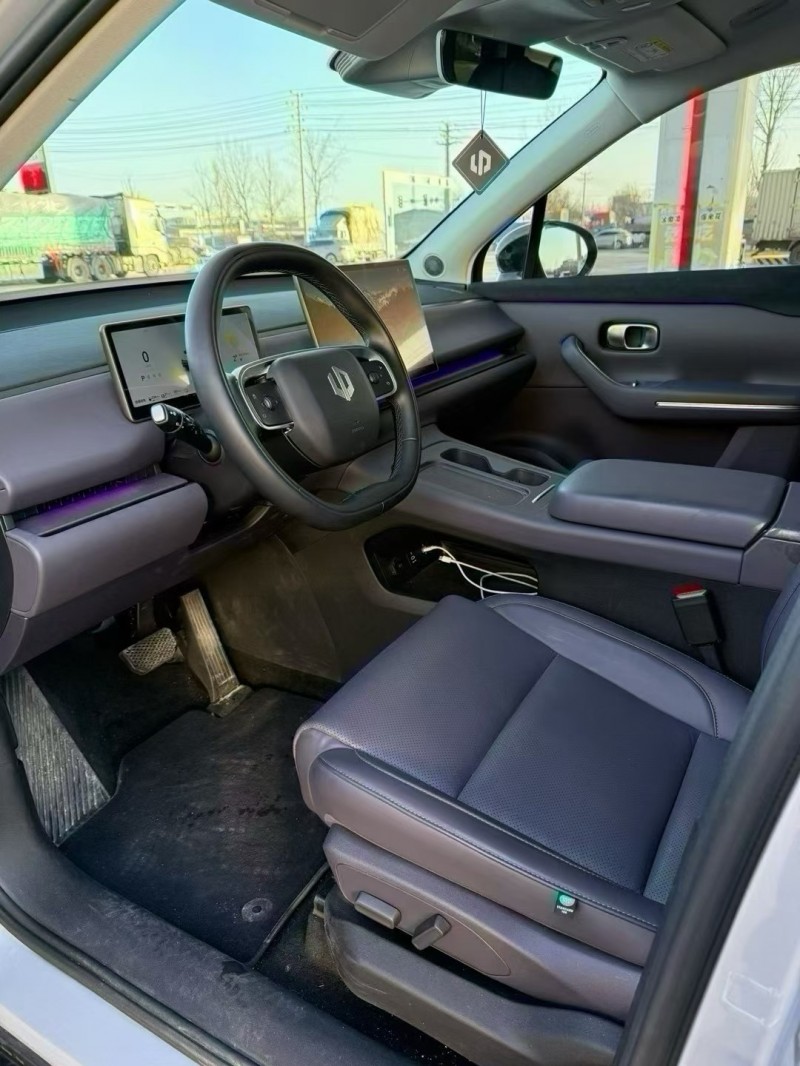 保定25年零跑汽车C164