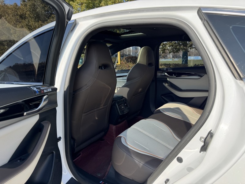 盐城23年比亚迪秦8