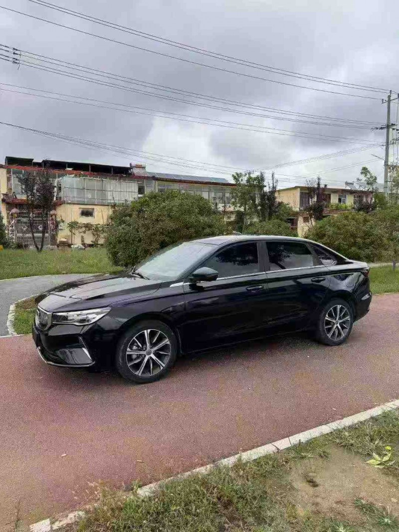 枣庄22年吉利帝豪2