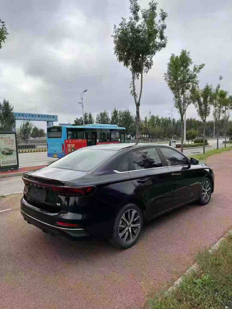 枣庄22年吉利帝豪7
