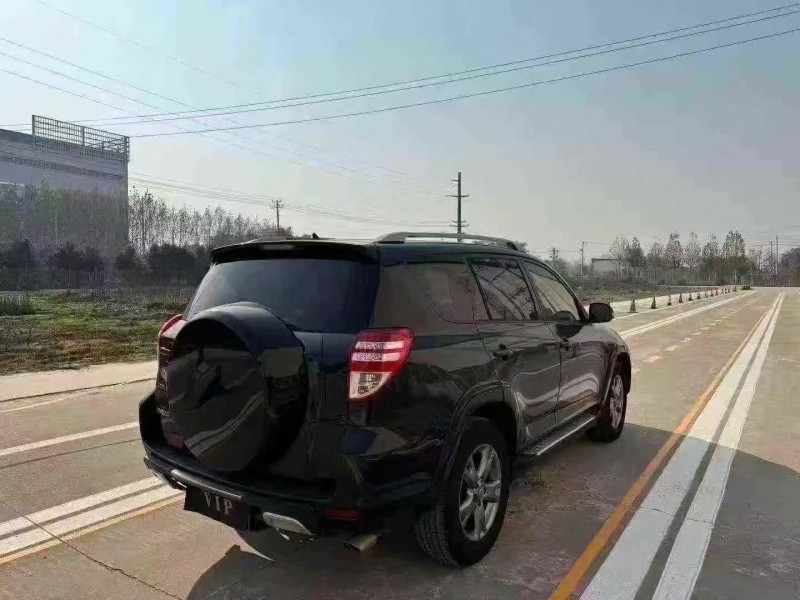菏泽13年丰田RAV47